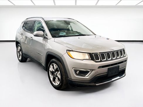 Used 2019 Jeep Compass Limited FWD image 3