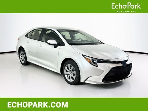Used 2023 Toyota Corolla LE FWD image 1