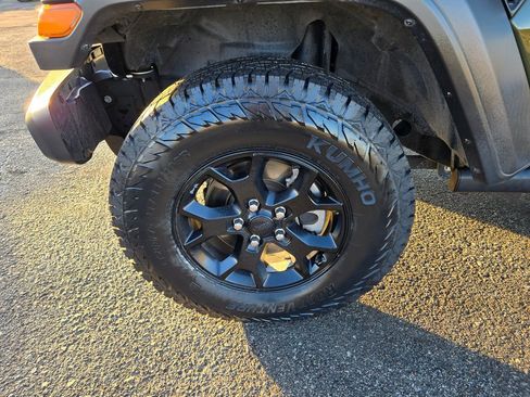 Used 2021 Jeep Wrangler Unlimited Sport image 29