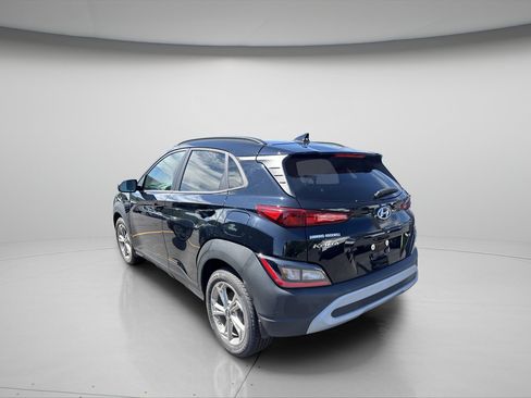 Used 2023 Hyundai Kona SEL w/ Cargo Package AWD/4WD image 2