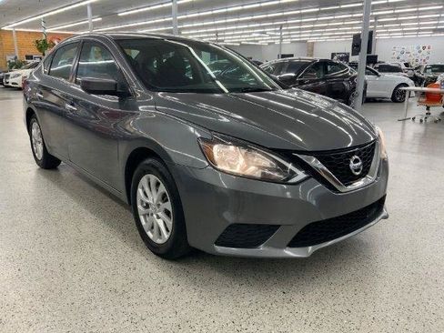 Used 2019 Nissan Sentra SV FWD image 3