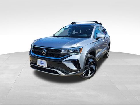 Certified 2024 Volkswagen Taos SE AWD/4WD image 3
