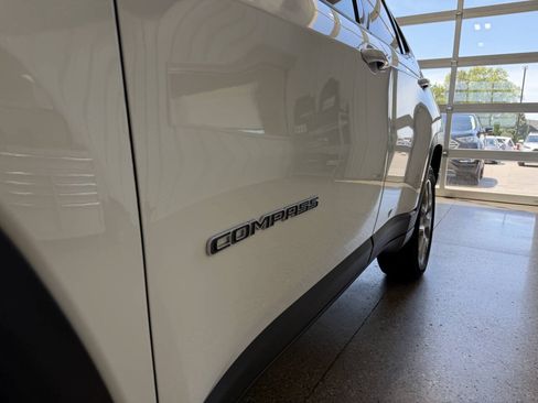Used 2024 Jeep Compass Latitude AWD/4WD image 48