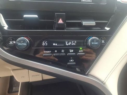 Used 2022 Toyota Camry LE FWD image 18