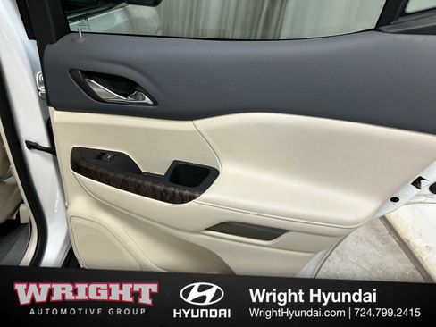 Used 2023 GMC Acadia Denali w/ Denali Technology Package image 15