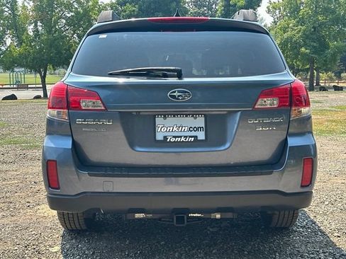 Used 2014 Subaru Outback 3.6R Limited w/ Moonroof Package AWD/4WD image 8