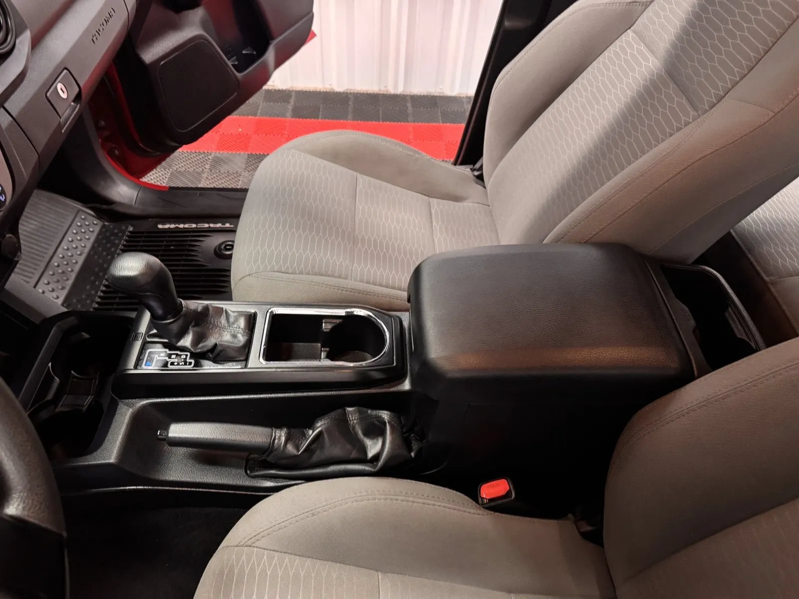 Used 2019 Toyota Tacoma SR w/ SR Convenience Package AWD/4WD image 32