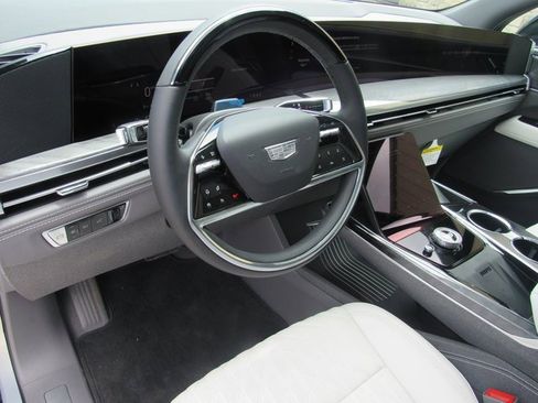 New 2025 Cadillac Escalade IQ Sport 1 w/ LPO, ONYX Package image 7