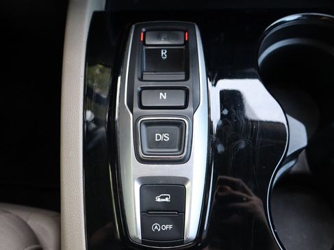 Used 2016 Honda Pilot Touring image 39