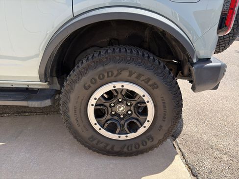 Used 2024 Ford Bronco Outer Banks w/ Sasquatch Package image 13