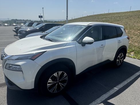 Used 2021 Nissan Rogue SV AWD/4WD image 2