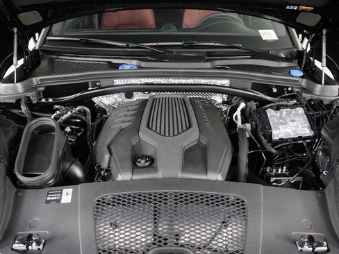 New 2026 Porsche Macan image 20