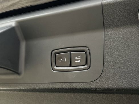 Used 2022 Porsche Panamera Platinum Edition image 25