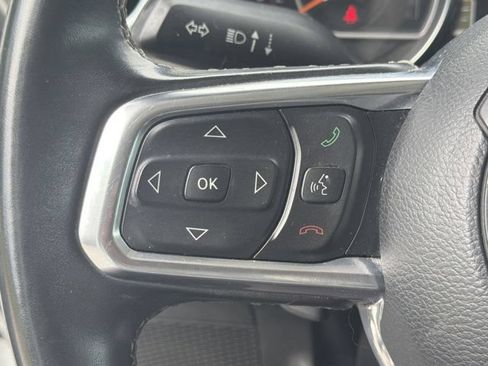 Used 2019 Jeep Wrangler Unlimited Sahara AWD/4WD image 25