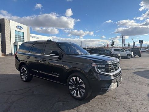 Used 2025 Ford Expedition Platinum w/ Driver's Package image 2