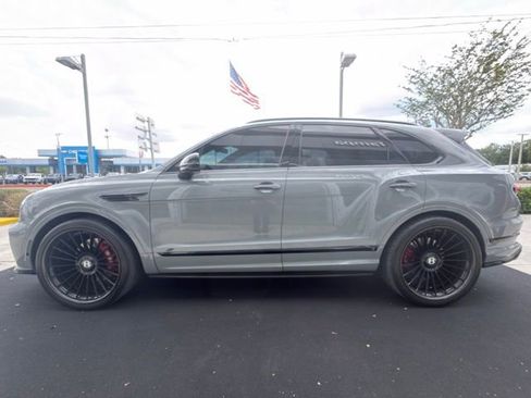 Used 2022 Bentley Bentayga image 16