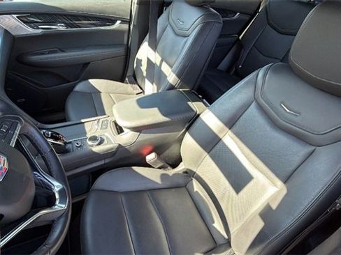 Certified 2025 Cadillac XT6 Premium Luxury image 20