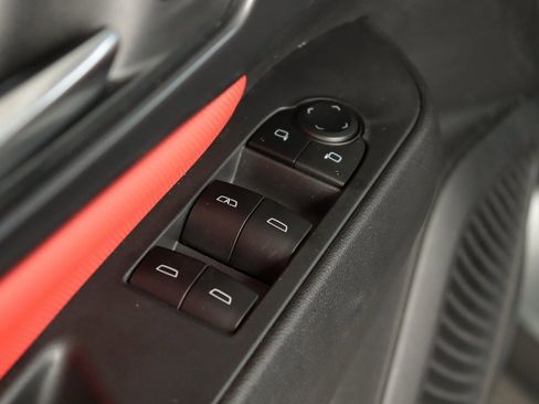 Used 2025 Chevrolet Equinox EV RS image 29