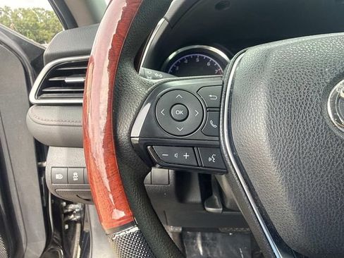 Used 2019 Toyota Camry LE FWD image 27
