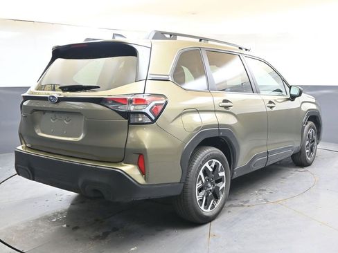Certified 2025 Subaru Forester Premium AWD/4WD image 5