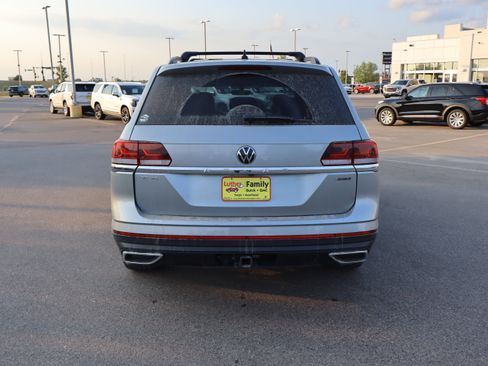 Used 2023 Volkswagen Atlas SE w/ Panoramic Sunroof Package AWD/4WD image 6