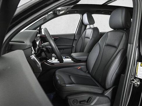 Certified 2025 Audi Q7 3.0T Premium Plus w/ Premium Plus Package image 17