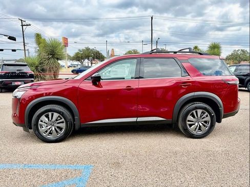 Certified 2026 Nissan Pathfinder SV FWD image 4