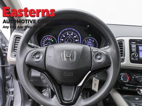 Used 2019 Honda HR-V LX image 10