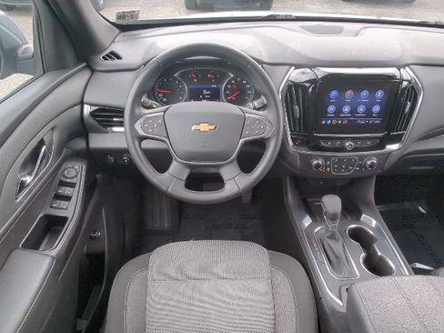 Used 2023 Chevrolet Traverse LT FWD image 6