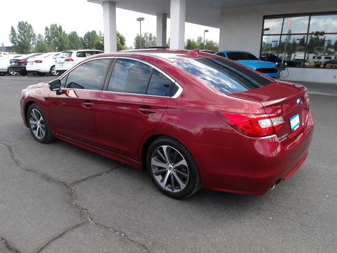 Used 2017 Subaru Legacy 2.5i Limited AWD/4WD image 3