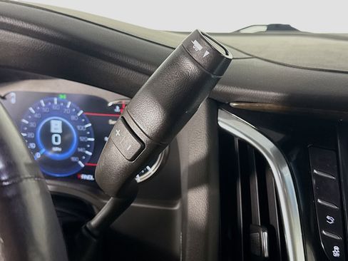 Used 2018 Cadillac Escalade Premium Luxury image 20