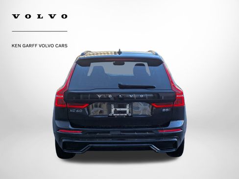 Certified 2023 Volvo XC60 B5 Plus image 4