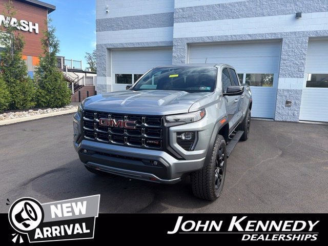 Used 2025 GMC Canyon AT4 AWD/4WD image 1