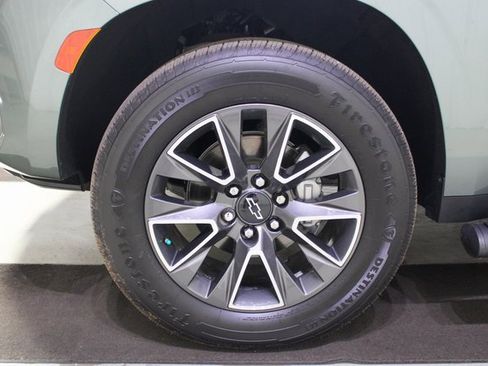 Used 2023 Chevrolet Tahoe Z71 w/ Luxury Package image 32
