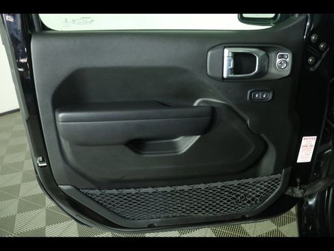 Used 2021 Jeep Wrangler Sport S image 18