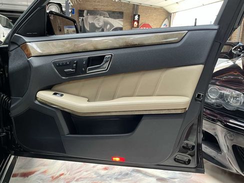 Used 2011 Mercedes-Benz E 350 4MATIC Sedan w/ Premium 2 Pkg image 30