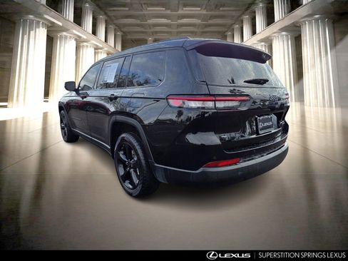 Used 2023 Jeep Grand Cherokee L Limited w/ Black Appearance Package image 6