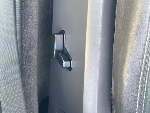 Used 2010 Chrysler Sebring Limited FWD image 15
