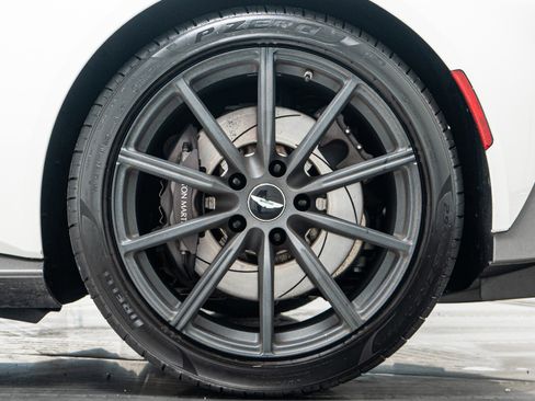 Used 2020 Aston Martin V8 Vantage Coupe RWD image 11