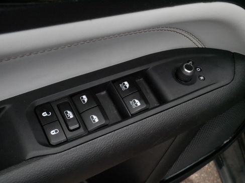 Used 2025 Jeep Compass Limited w/ Mopar Graphics Package AWD/4WD image 19