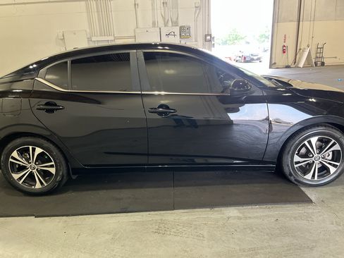 Used 2022 Nissan Sentra SV w/ All-Weather Package FWD image 4