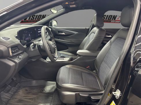 Used 2024 Buick Envista Preferred image 9