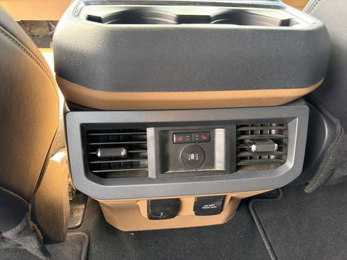 Used 2024 Ford F250 Lariat w/ Chrome Package AWD/4WD image 15