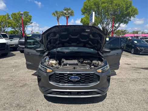 Used 2024 Ford Escape ST-Line w/ Tech Pack #1 FWD image 11