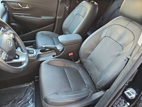 Used 2021 Hyundai Kona Limited AWD/4WD image 15