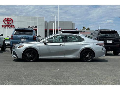 Used 2024 Toyota Camry XSE FWD image 7