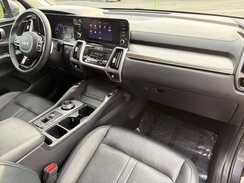 Used 2023 Kia Sorento EX image 38