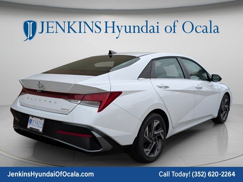 New 2026 Hyundai Elantra Limited FWD image 3