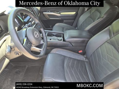 Used 2023 Nissan Pathfinder Platinum AWD/4WD image 12