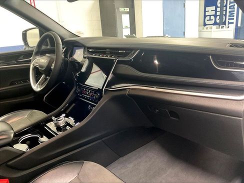 Used 2022 Jeep Grand Cherokee Trailhawk AWD/4WD image 14